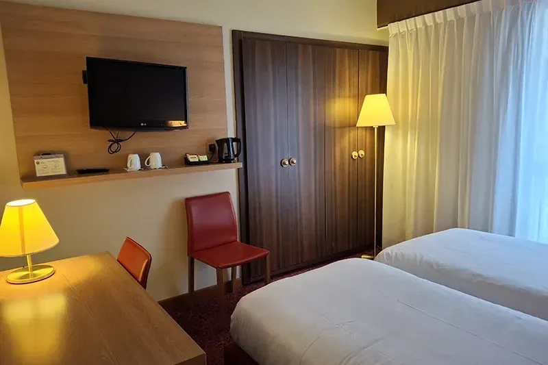 La chambre Twin avec deux lits simples